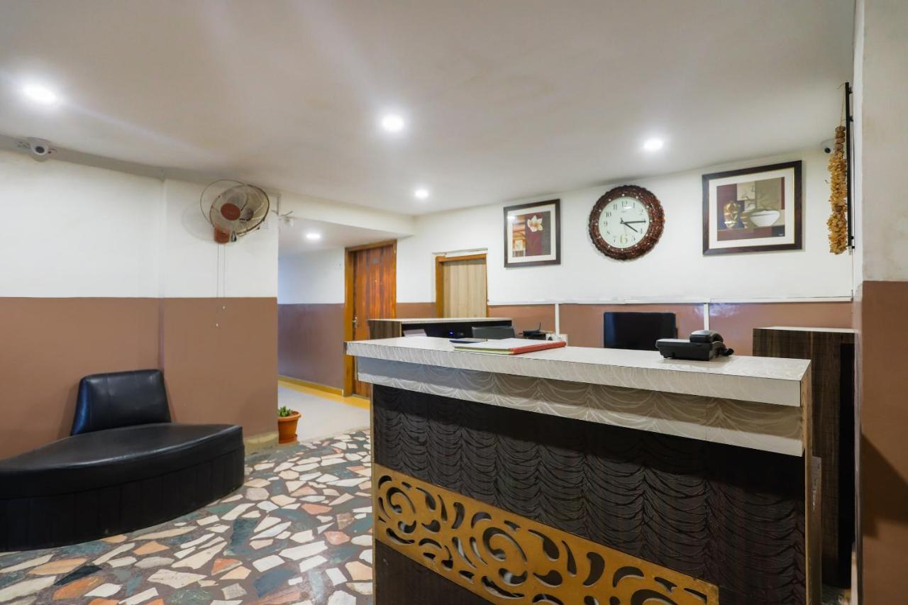 Hotel Oyo 72139 Rishi Satsang Bhawan Vrindāvan Exterior foto